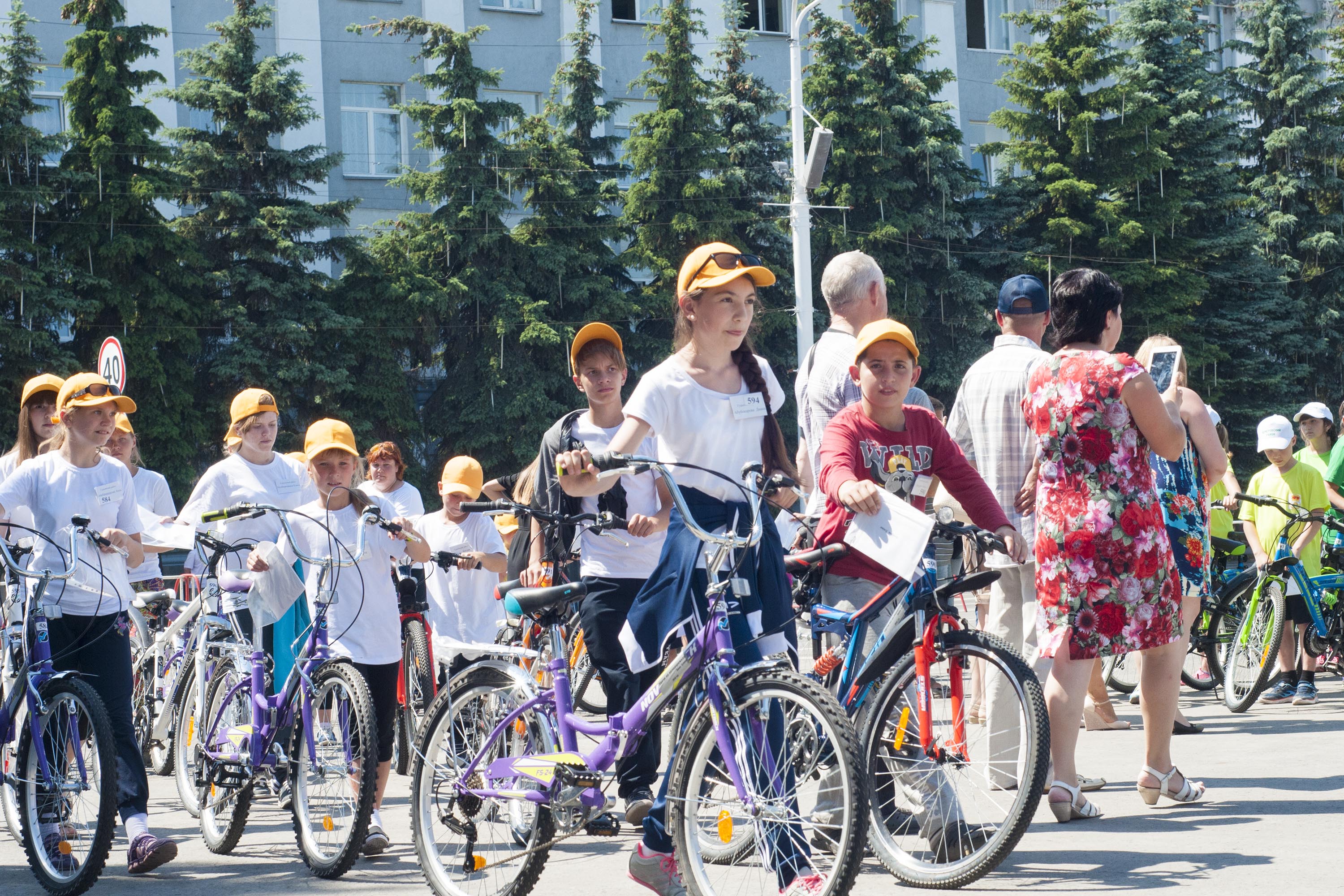 Тысяча кузбасских школьников получили велосипеды за успехи в учебе, спорте и творчестве