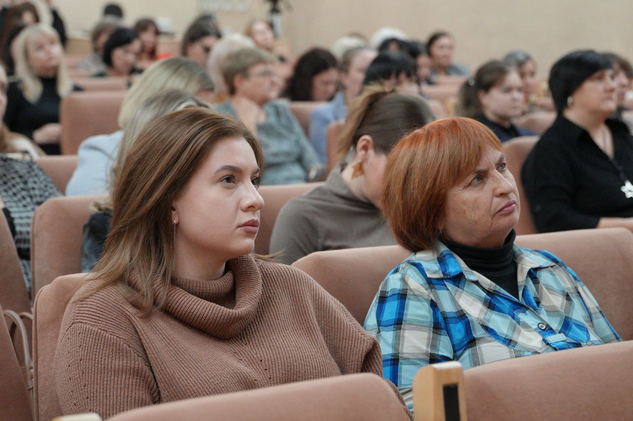 В Кузбассе прошла конференция «Безопасное детство: актуальные вопросы профилактической работы в образовательных организациях»