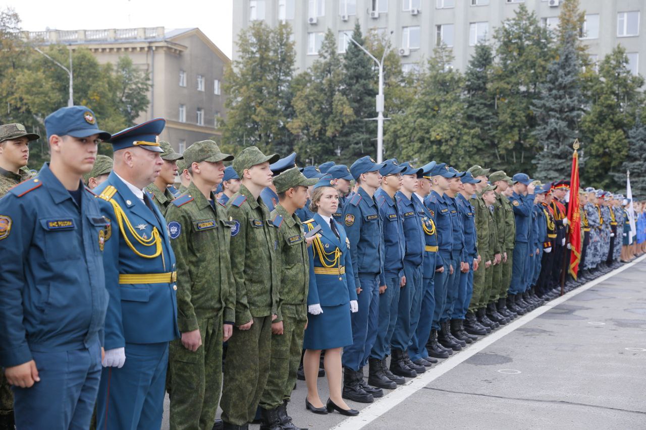 В КуZбассе прошла торжественная линейка первокурсников губернаторских образовательных учреждений